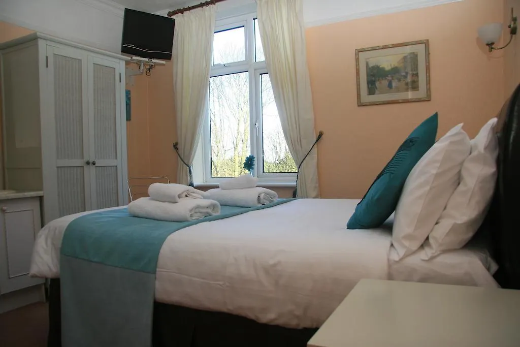 Outlook Hotel Scarborough 4*,